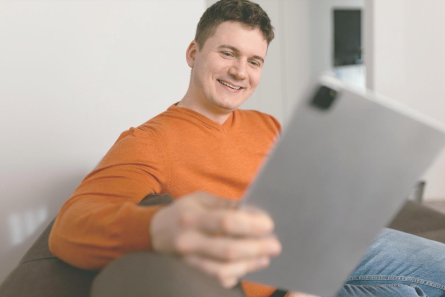 Participants lors d'une session de travail collaboratif sur les modèles économiques